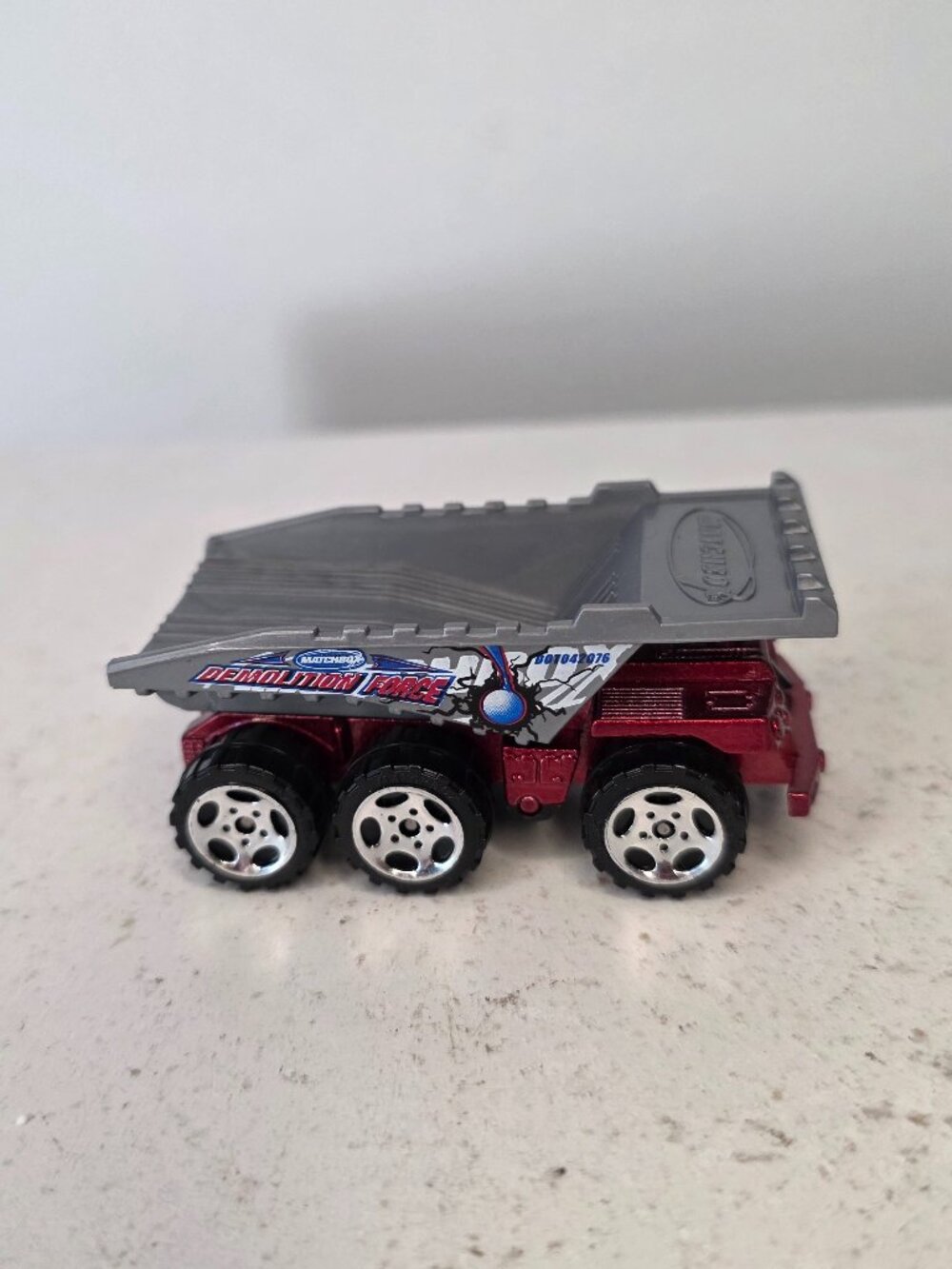 Matchbox Red Demolition Force Dump Truck 2001 NIB